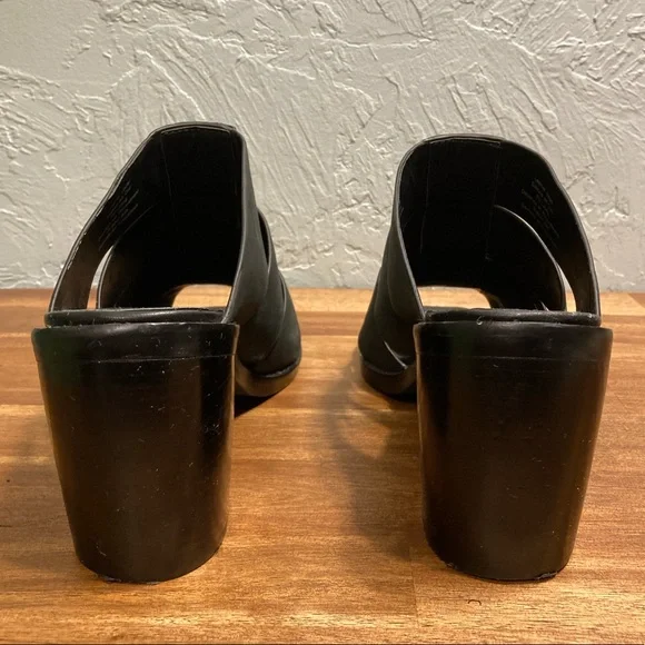 *SOLD* Shellys London Leather Mules - Picture 3 of 6